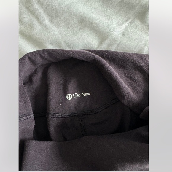 Lulu Lemon pretty plum 25” align legging - Picture 2 of 3